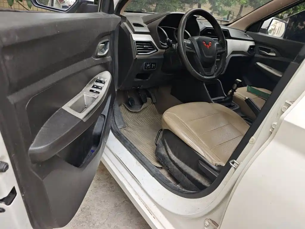 Wuling Hongguang — миниатюра 12