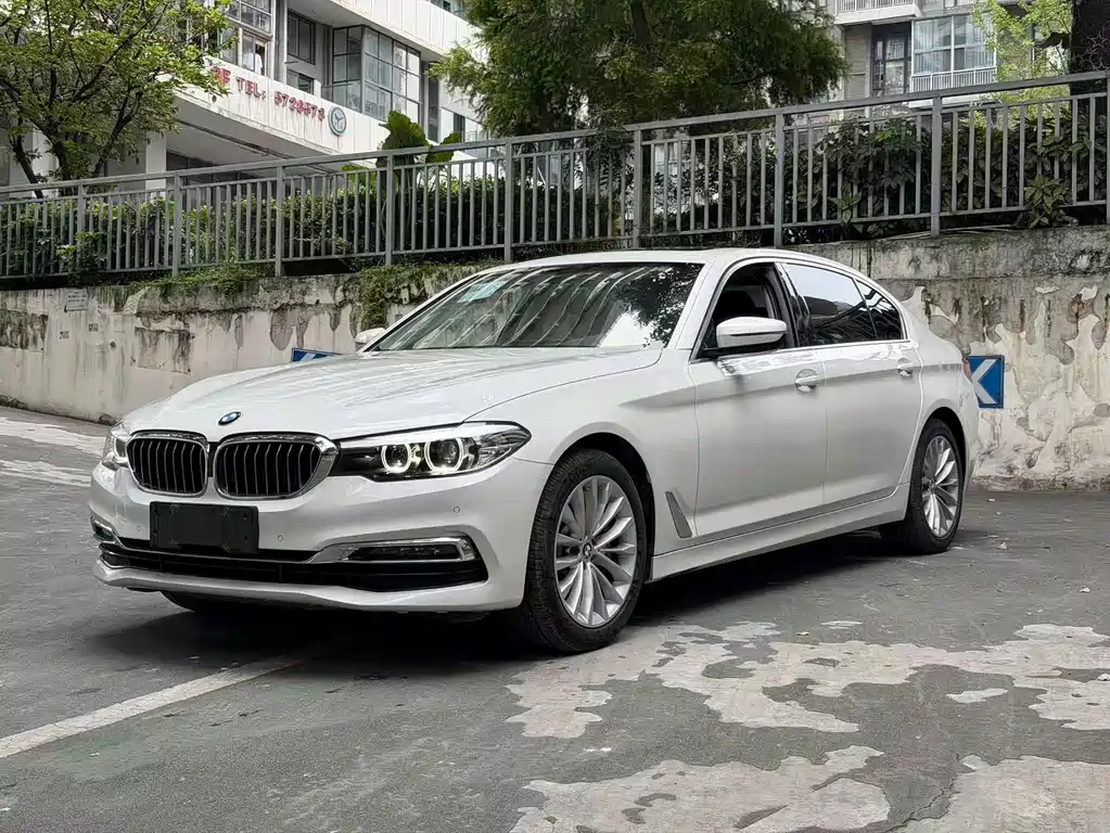 2019 BMW 5er - zdjęcie 1 z 18