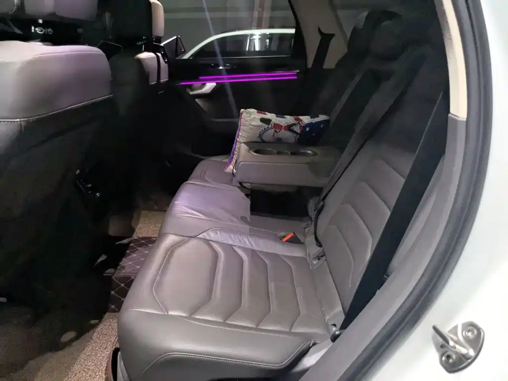 Volkswagen Touareg — миниатюра 18