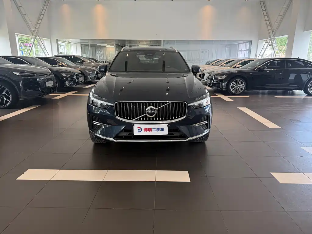 Volvo XC60 2022 B5 Luxury