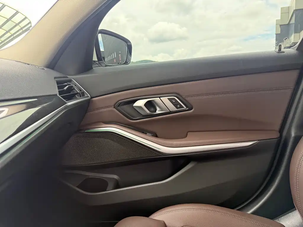 BMW 3 Series — миниатюра 27