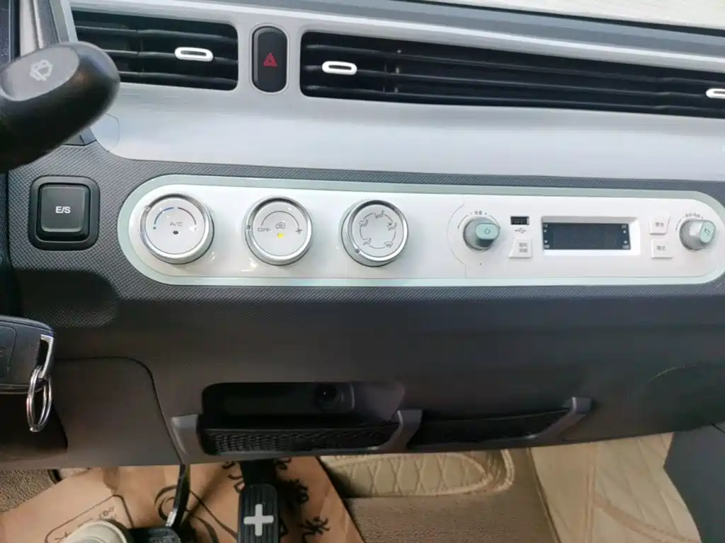 Wuling MINIEV — миниатюра 13