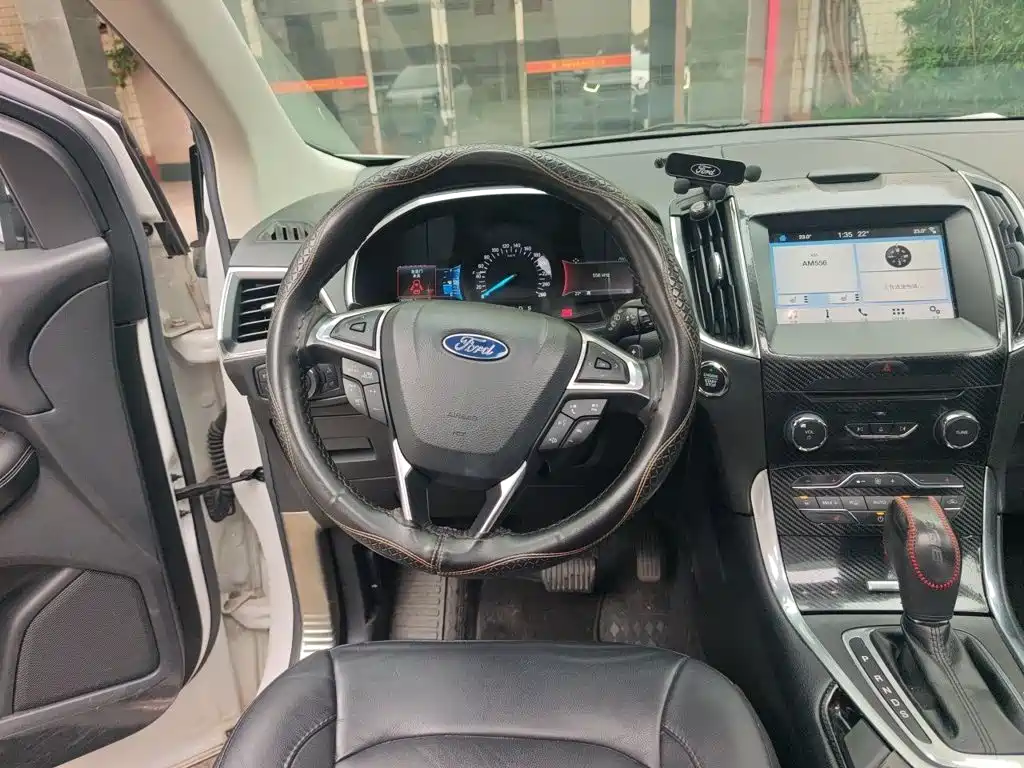 Ford Edge — миниатюра 11