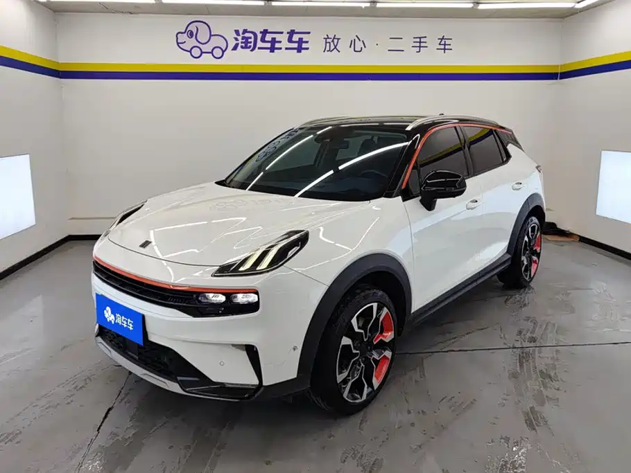 Lynk & Co 06