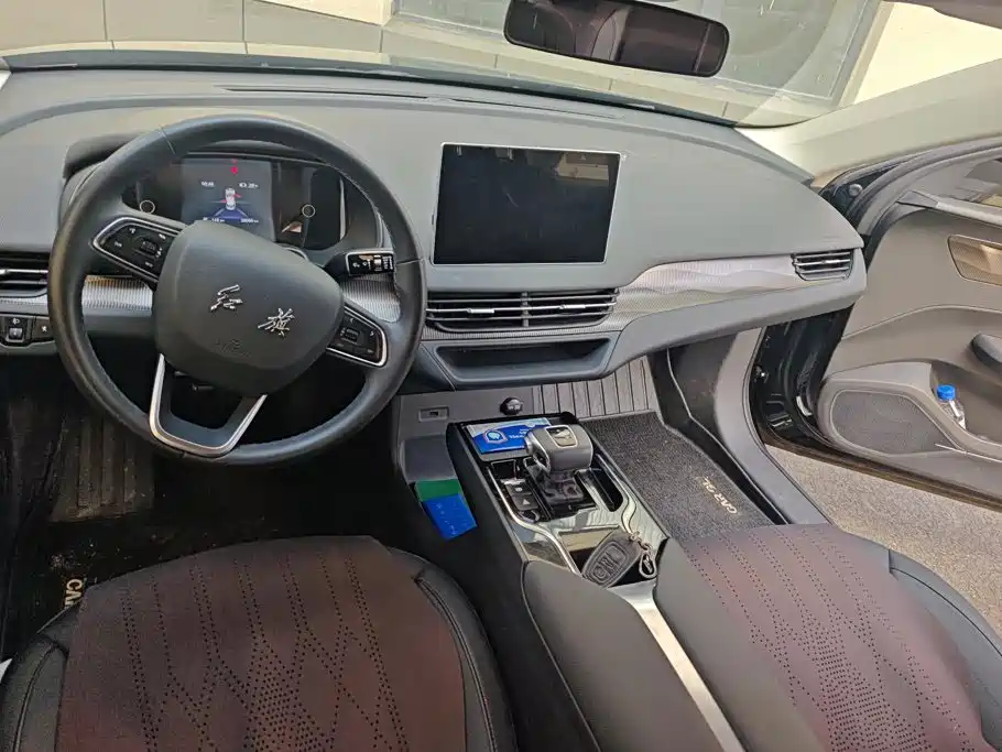 Hongqi Hongqi E-QM5 — миниатюра 12