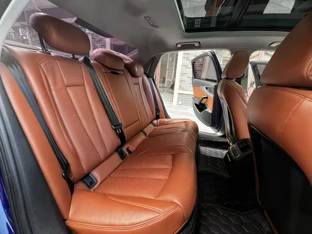 Audi A4L 2019 40 TFSI VI