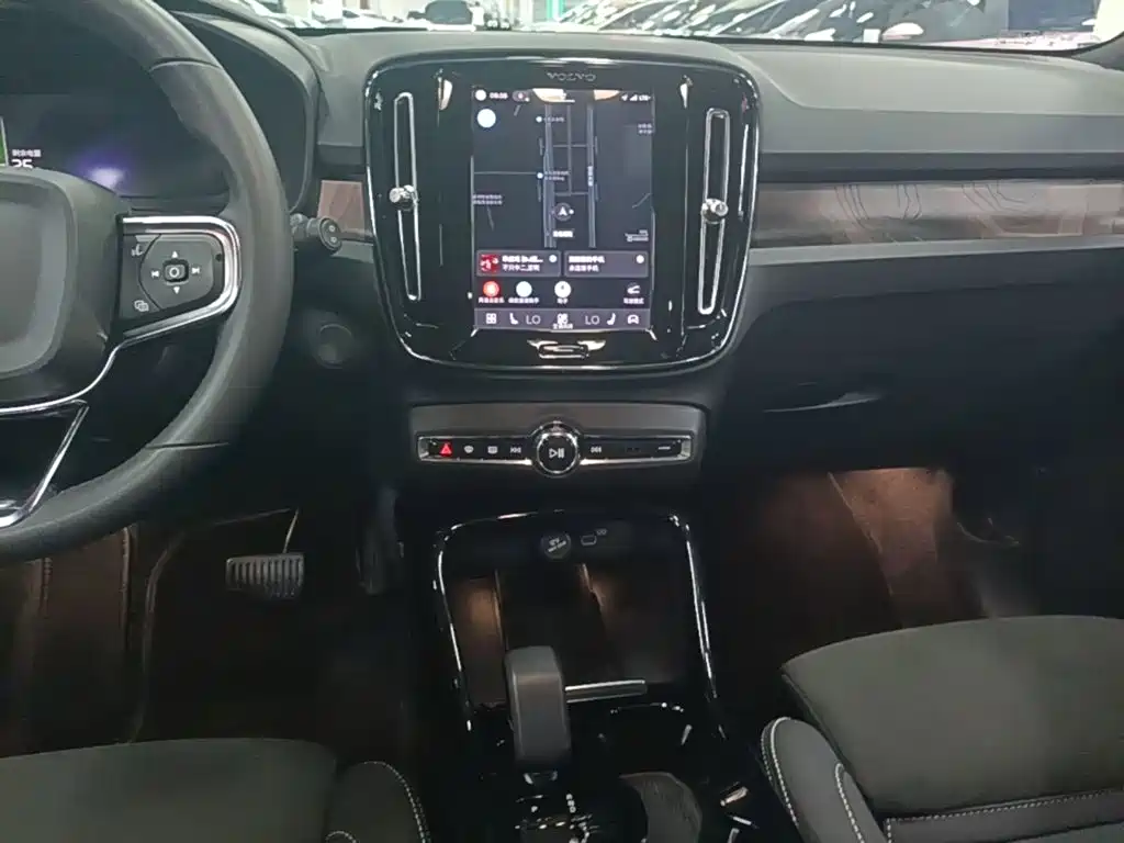 Volvo XC40 NEV — миниатюра 13