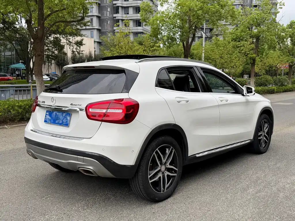 Mercedes-Benz GLA — миниатюра 6