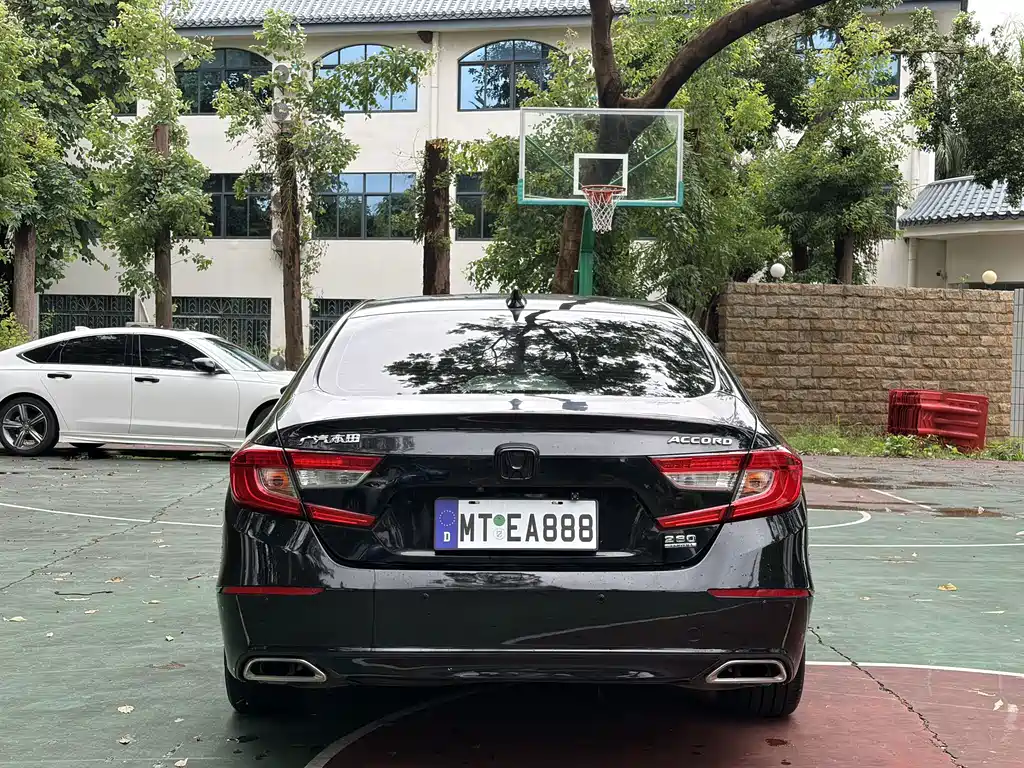 Honda Accord — миниатюра 8