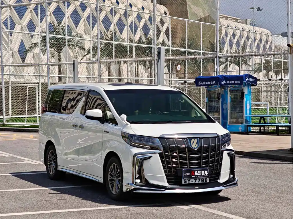 Toyota Alphard — миниатюра 3