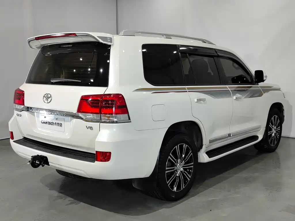 TOYOTA LAND CRUISER