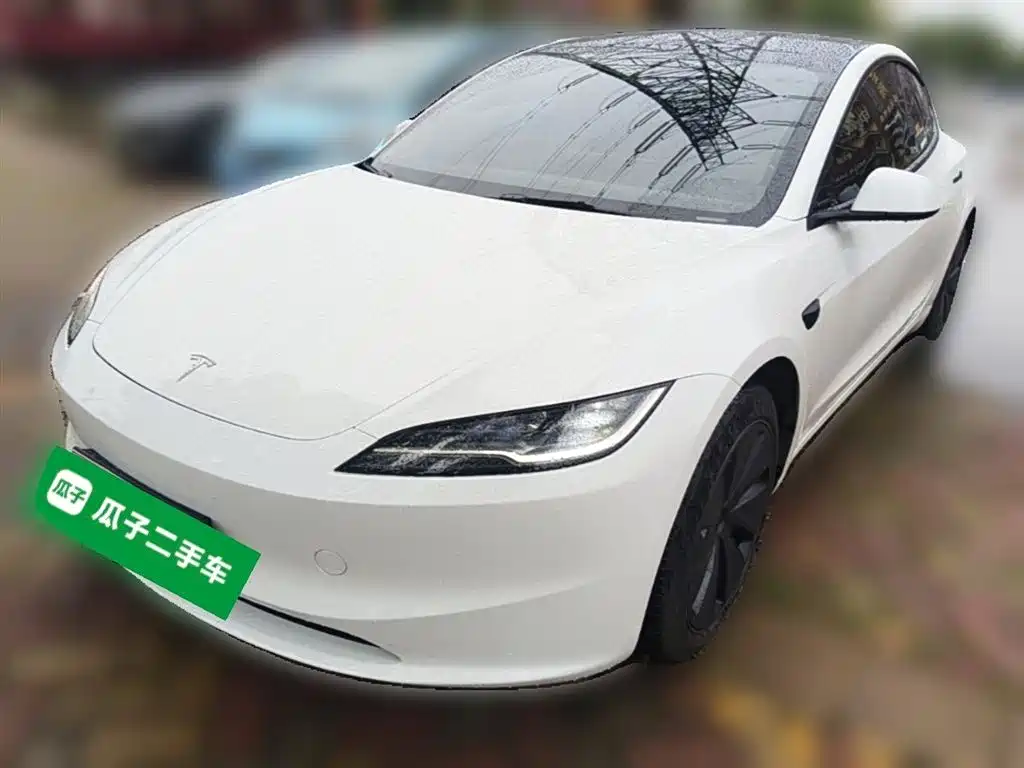 Tesla Model 3 2024