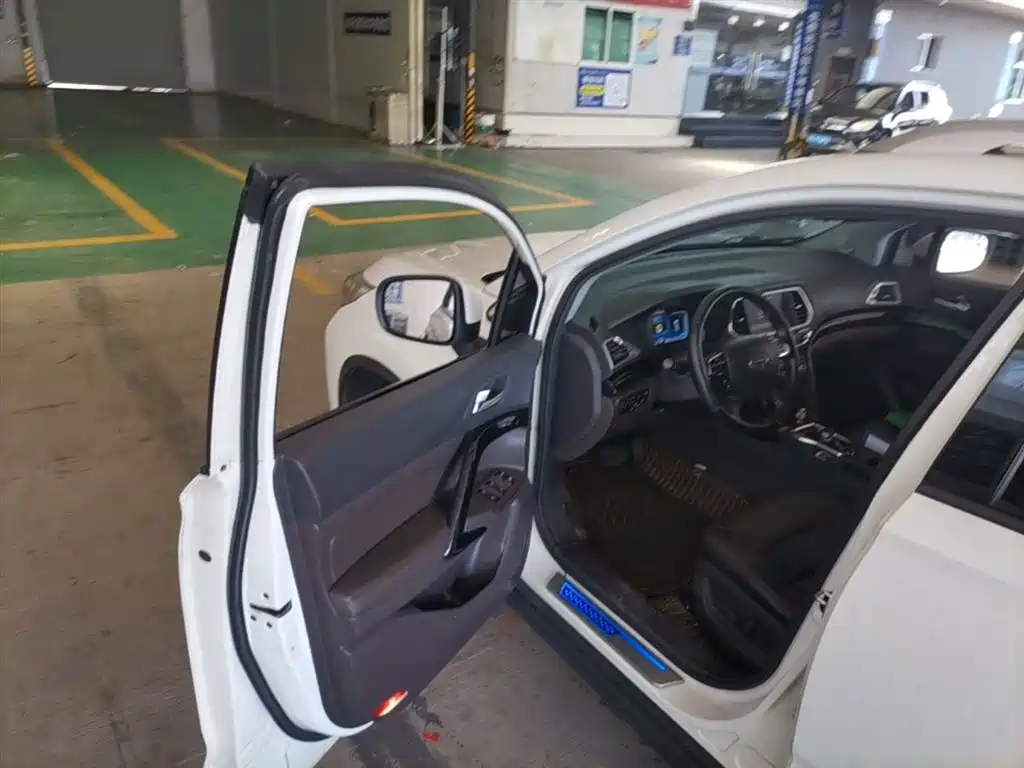 GAC Group GAC NE PHEV — миниатюра 16