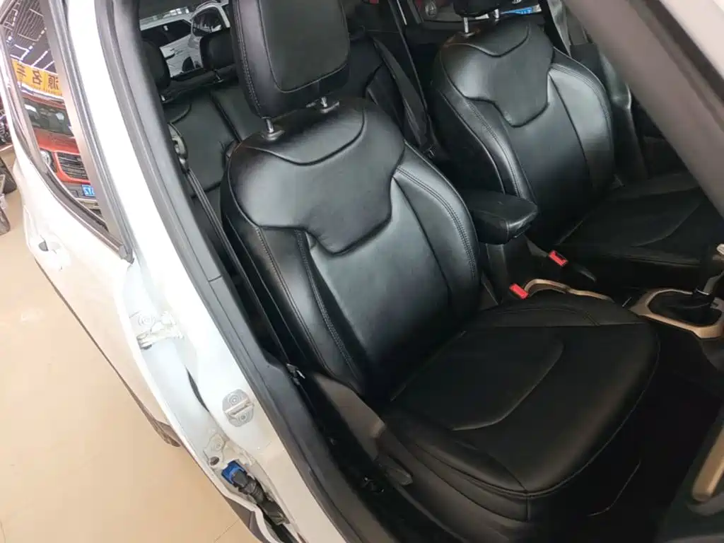 Jeep Renegade — миниатюра 25