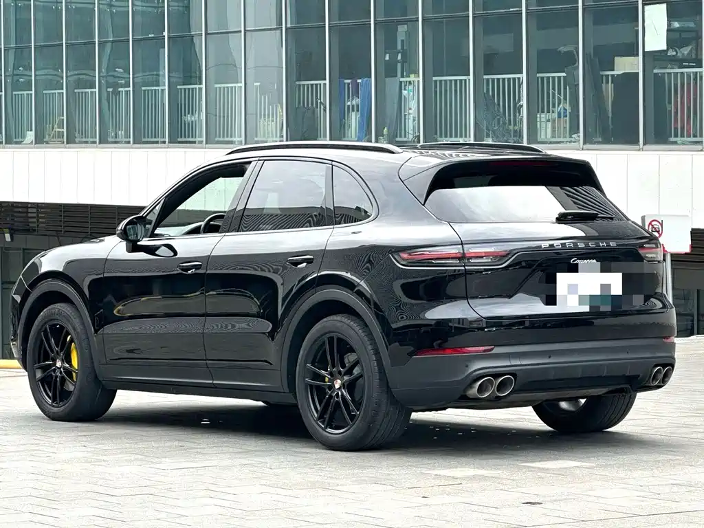 Porsche Cayenne — миниатюра 13