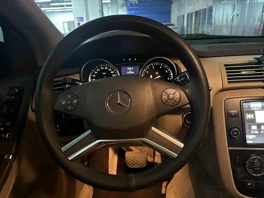 Mercedes-Benz R 2015 R 400 4MATIC