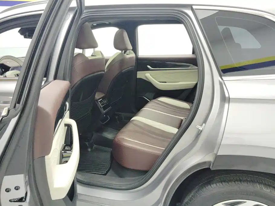 Geely Xingyue L — миниатюра 11