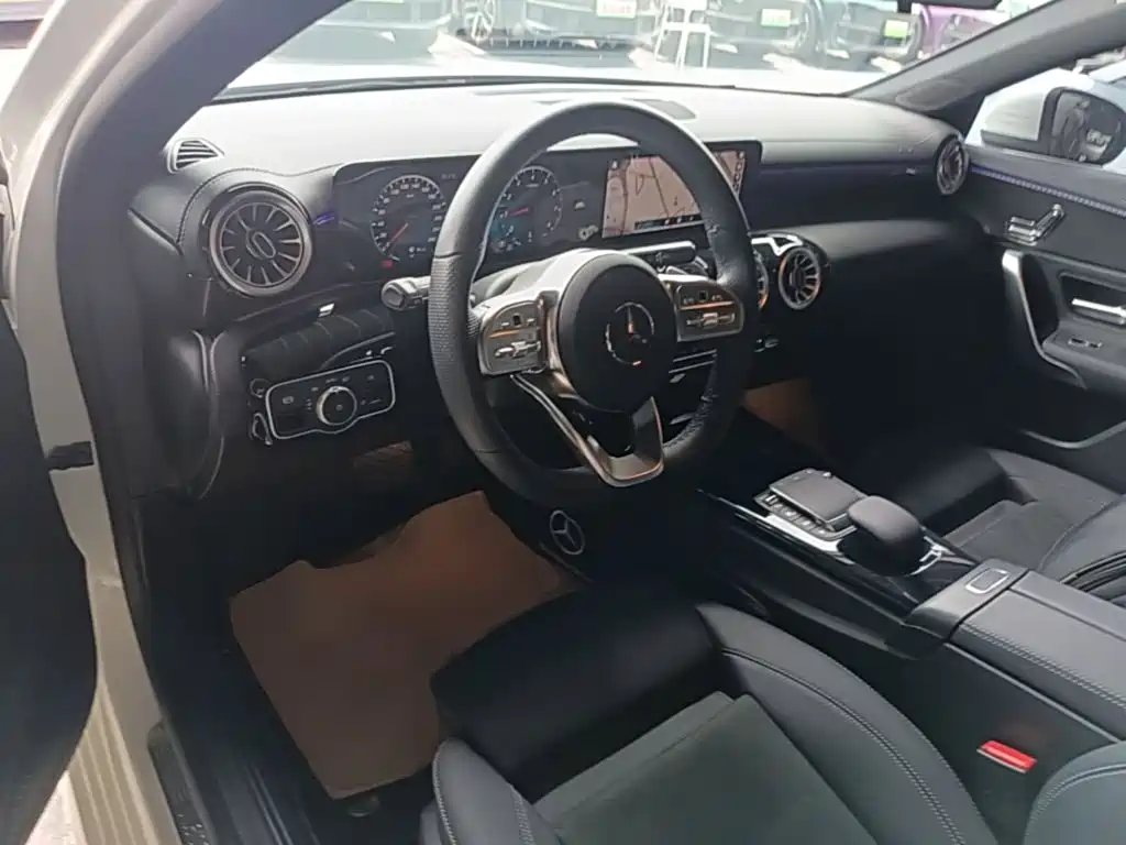 Mercedes-Benz A-Class — миниатюра 10