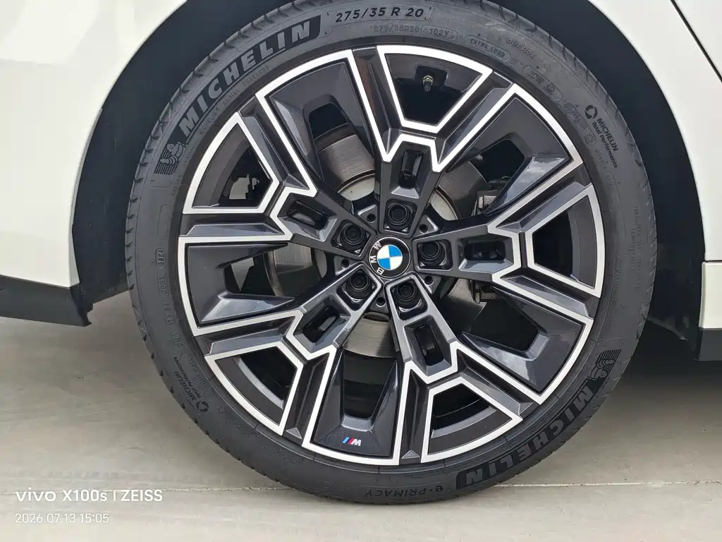 BMW 5 Series — миниатюра 15
