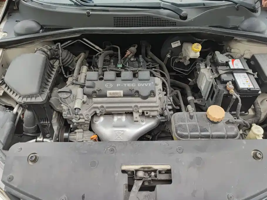 Baojun 310W — миниатюра 10