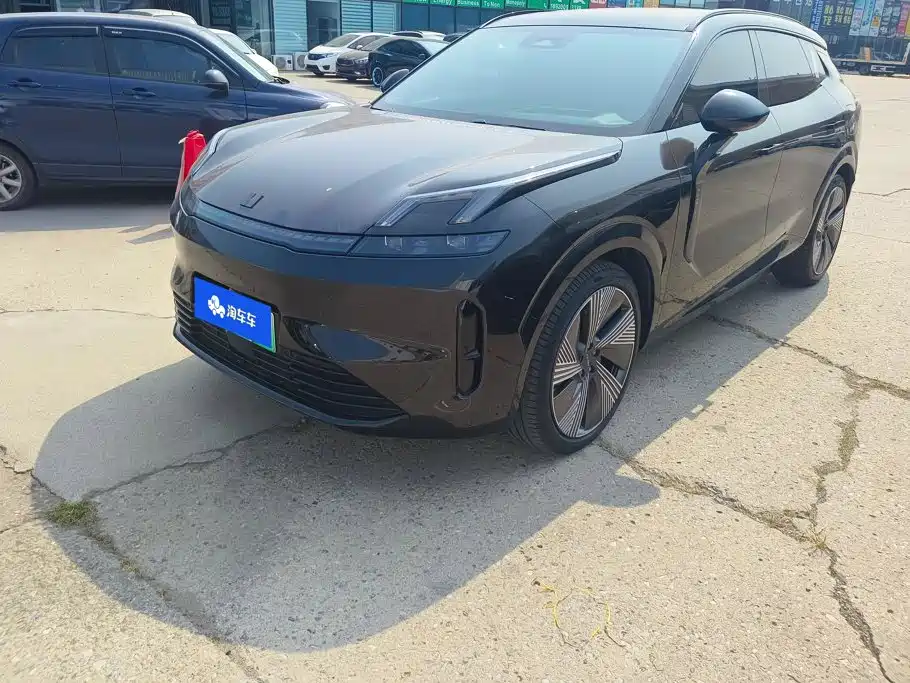 Lynk & Co 08 EM-P