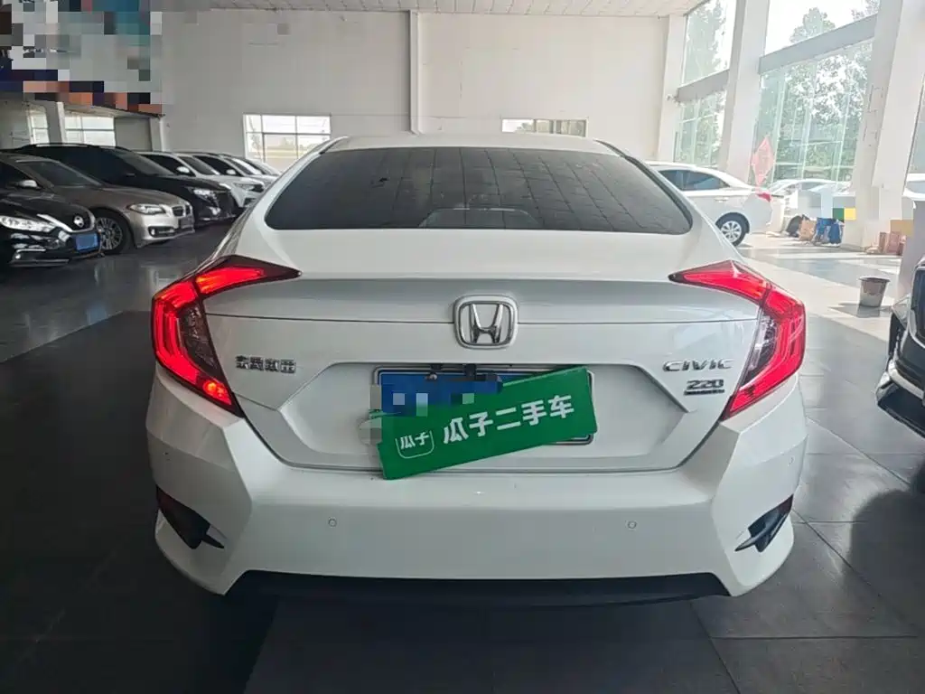 Honda Civic 2016 220TURBO CVT Luxury