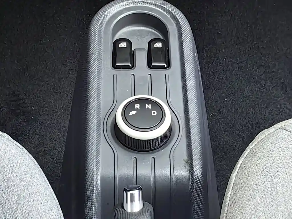Wuling MINIEV — миниатюра 13