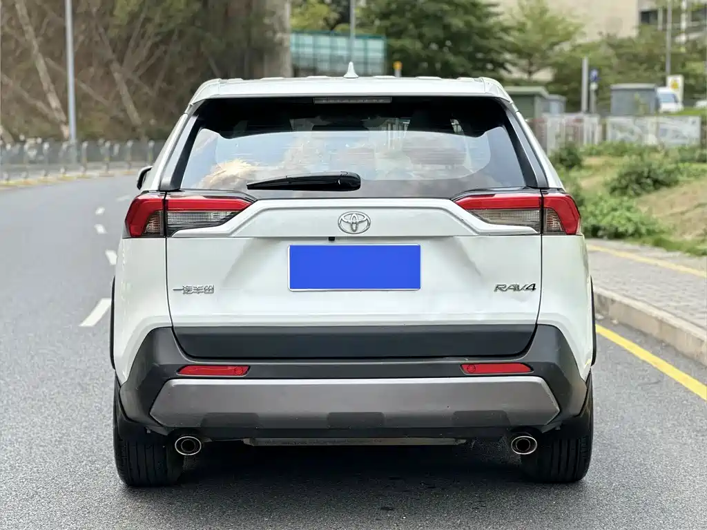 Toyota RAV4 2022 2.0L CVT Plus