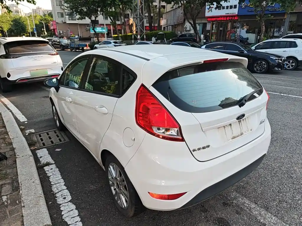 Ford Fiesta — миниатюра 5