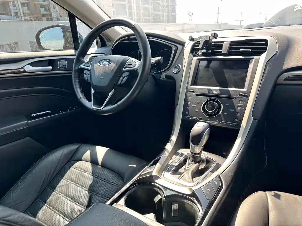 Ford Mondeo — миниатюра 13