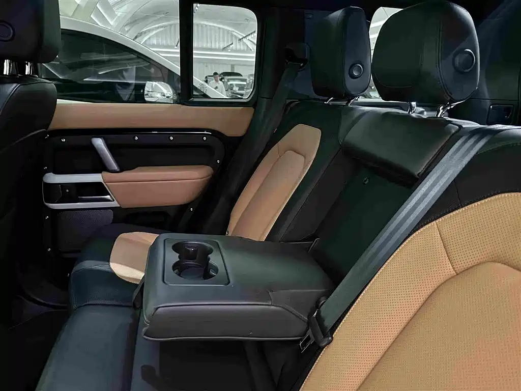 Land Rover Defender — миниатюра 14