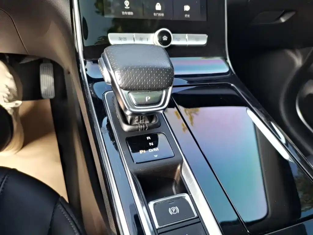 Roewe RX5 MAX — миниатюра 14