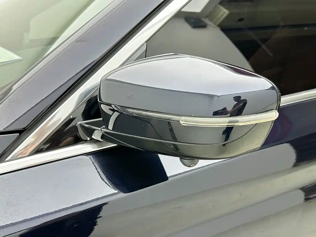 BMW 5 Series — миниатюра 26