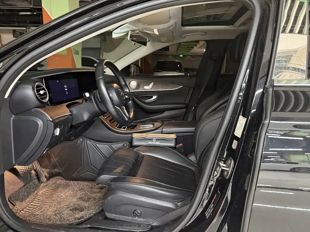 Mercedes-Benz E-Class — миниатюра 5