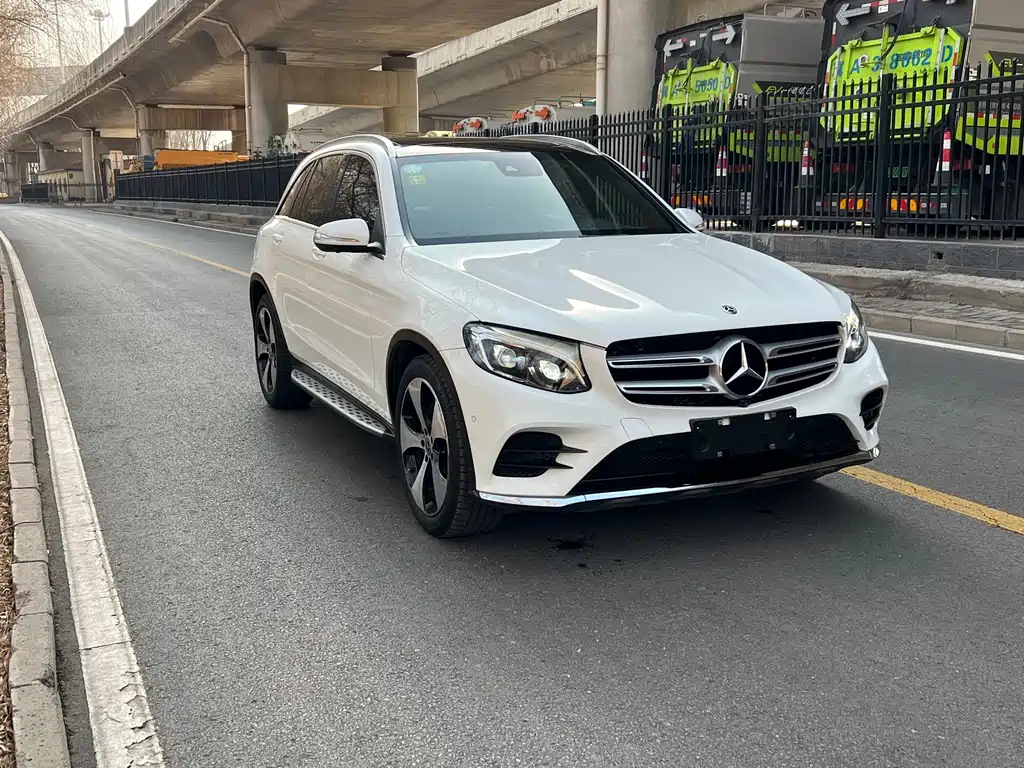 MERCEDES-BENZ GLC