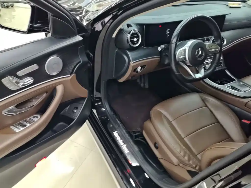 Mercedes-Benz E-Class — миниатюра 16