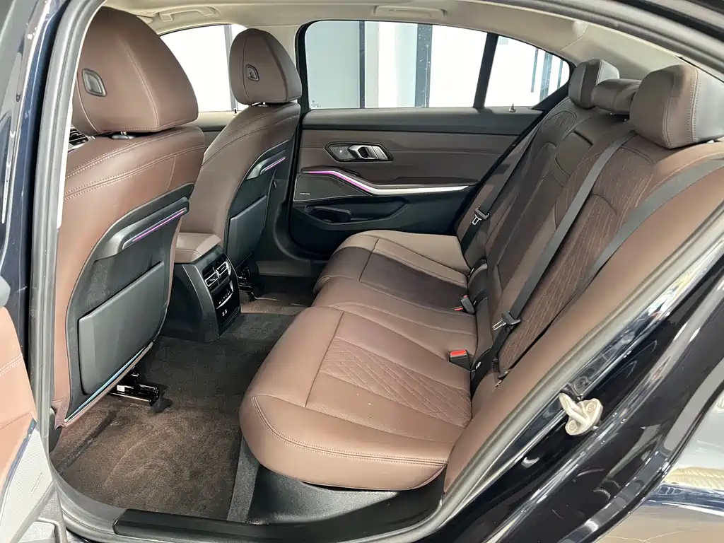BMW 3 Series — миниатюра 17