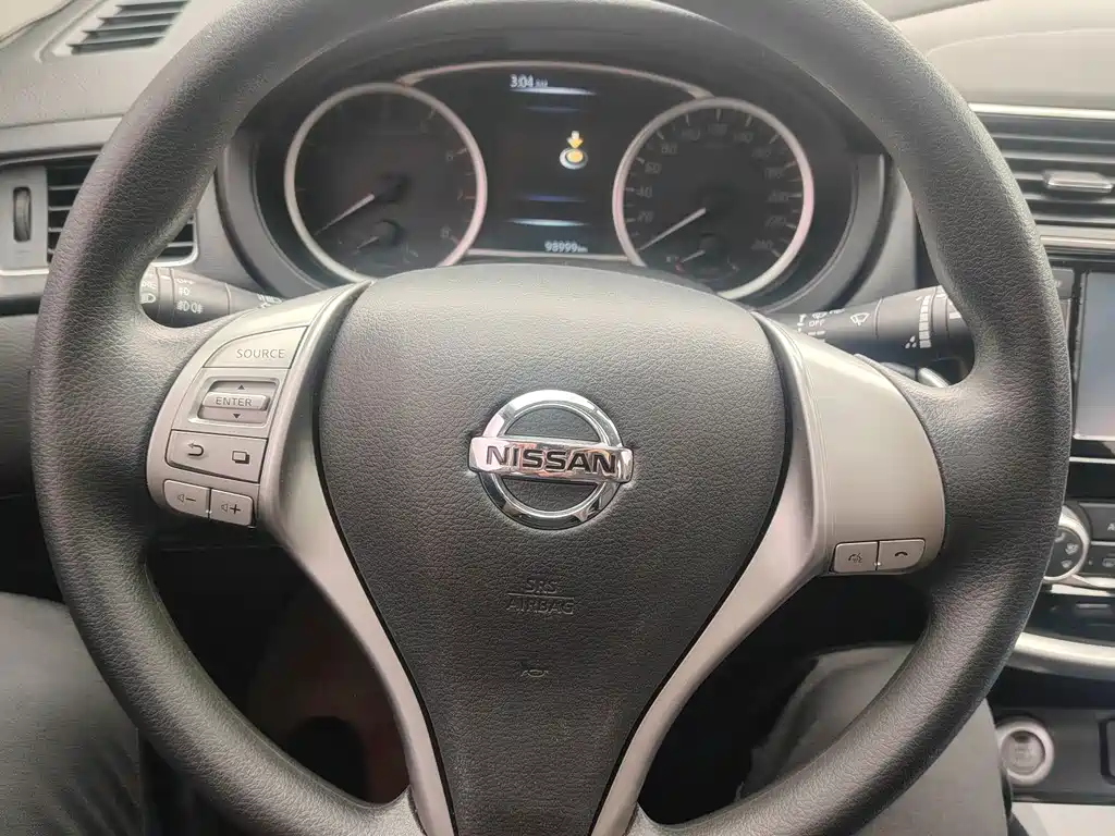 Nissan Tiida — миниатюра 16