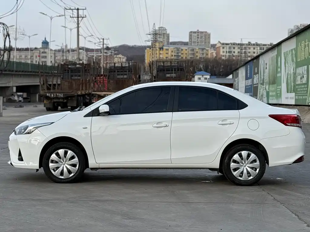 TOYOTA YARIS L TO ENJOY