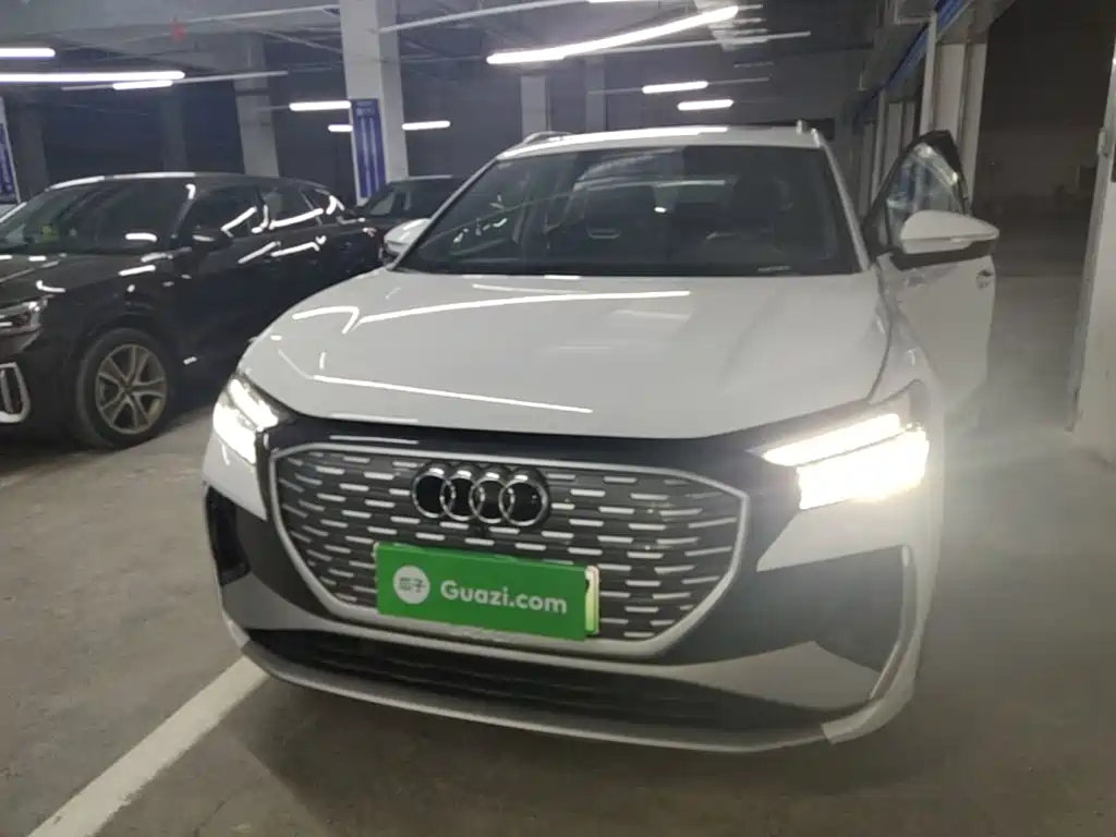 Audi Q4 e-tron — миниатюра 3