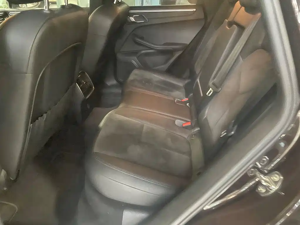 Porsche Macan — миниатюра 11