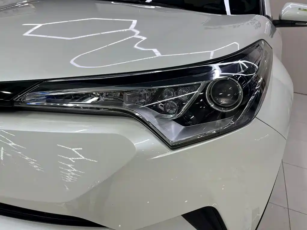 Toyota C-HR — миниатюра 13