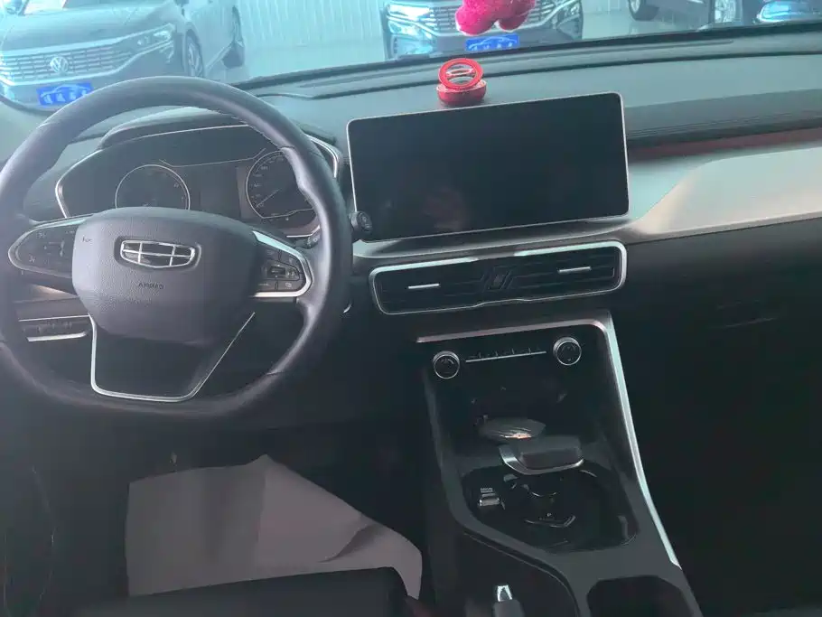 Geely Binyue - фото 12