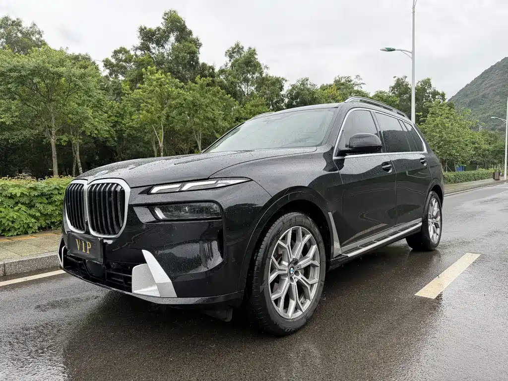 BMW X7 2023