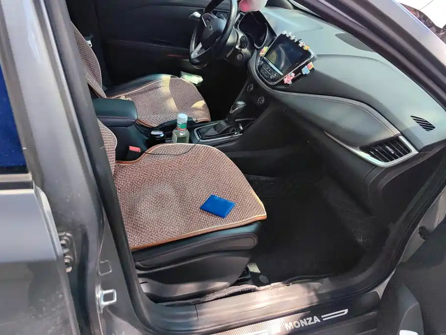 Chevrolet Monza — миниатюра 8