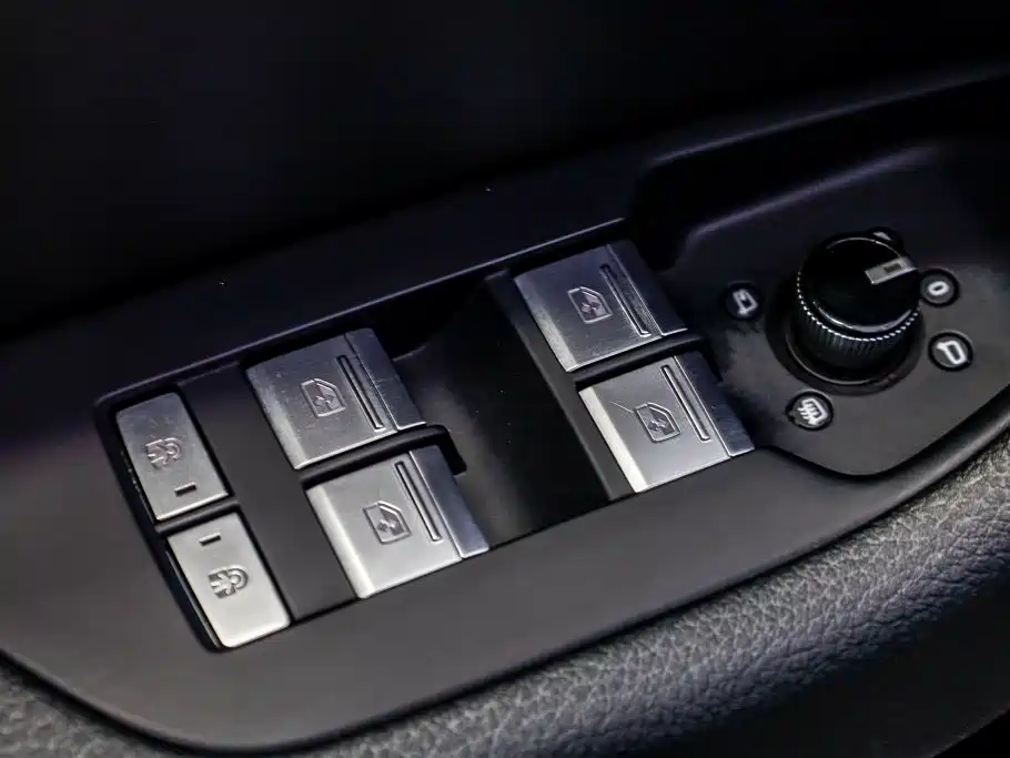Audi A6L — миниатюра 12