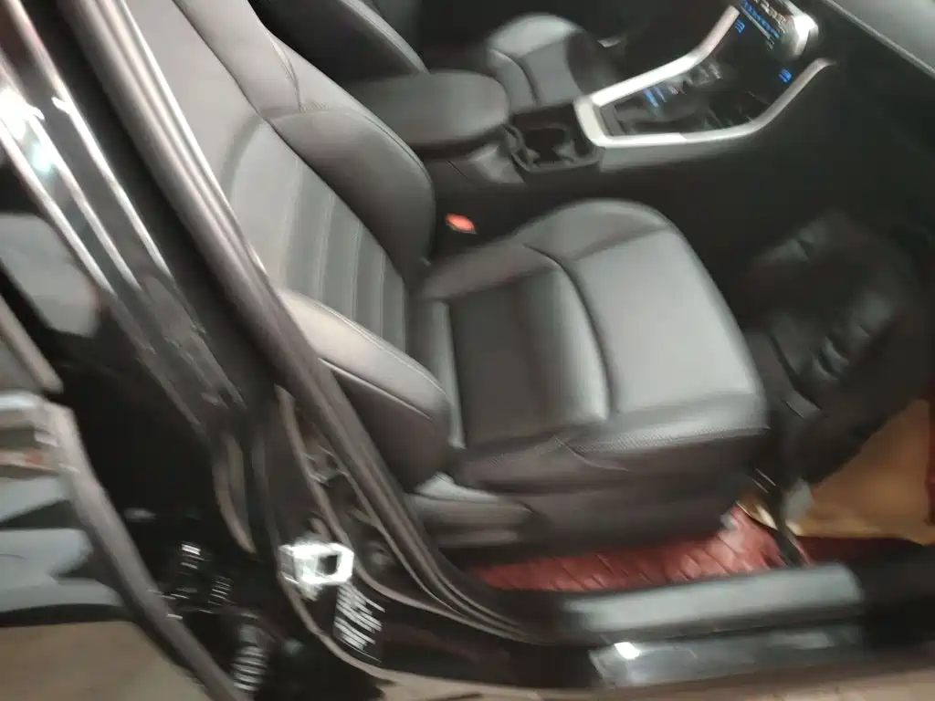 Toyota Wildlander — миниатюра 17
