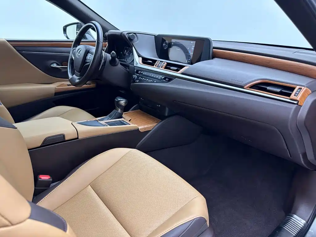 Lexus ES — миниатюра 18