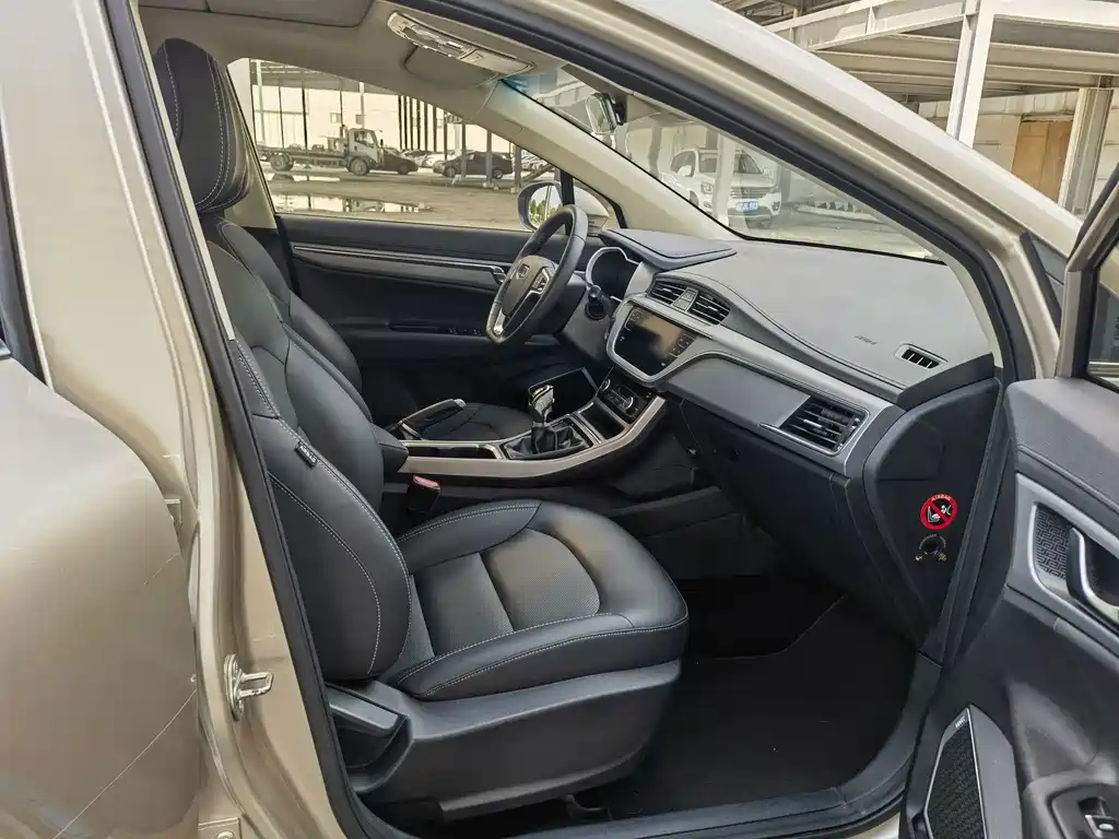 Geely Emgrand GS — миниатюра 11