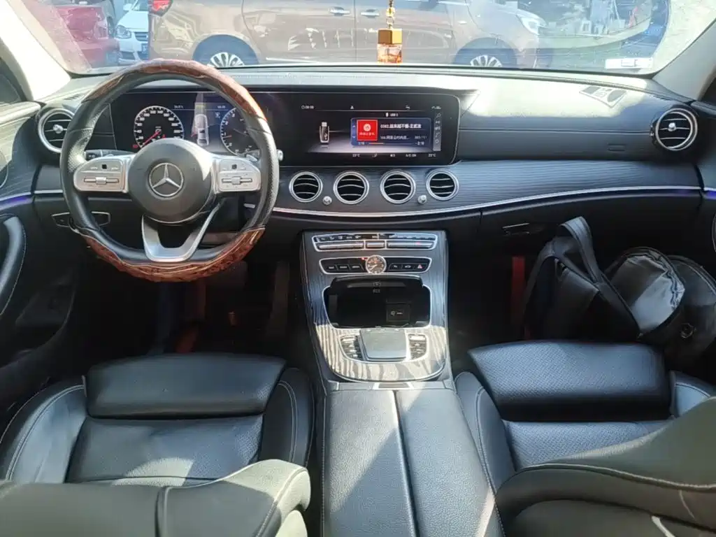 Mercedes-Benz E-Class — миниатюра 10